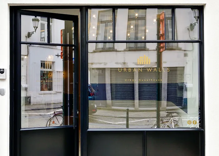 Urban Walls Bed & Breakfast 4*