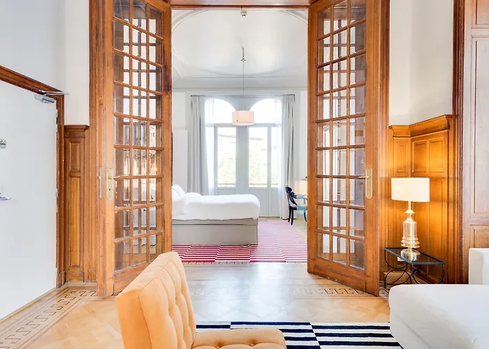 Europea Newton Boutique Residences