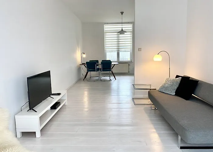 Wit Ii, Near Metro, Train N7670 アパート *