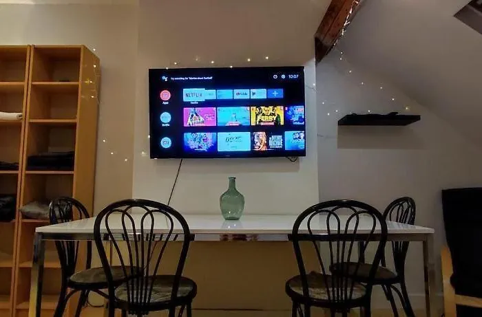 European District بيت ضيافة