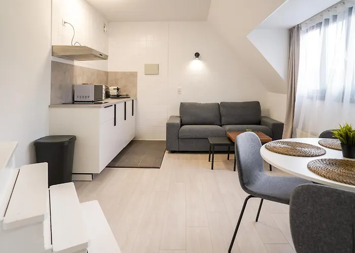 Luxembourg 6 * Brusel