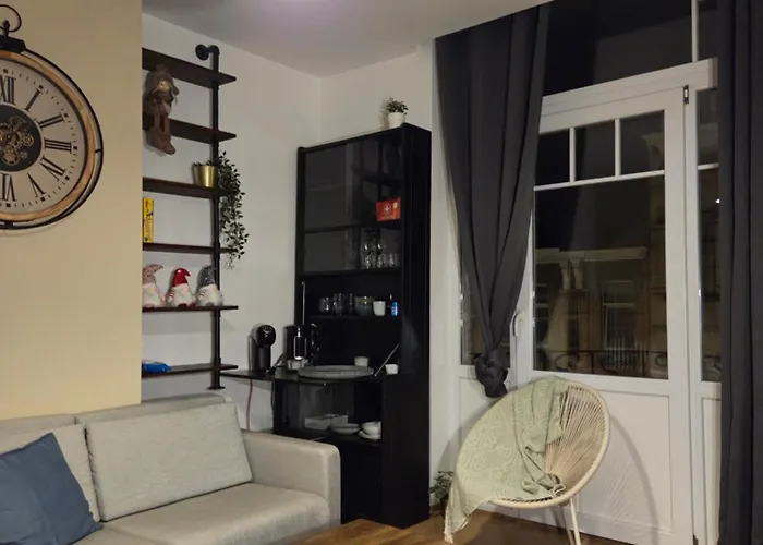 Pb155, Balcony With Street View *