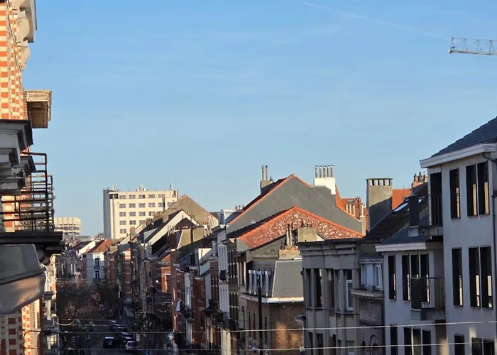 Pb155, Balcony With Street View *