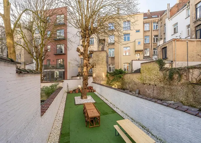 Euro Edens Cosy Historic In Jacuzzi, Garden, Location Gasthuis Brussel