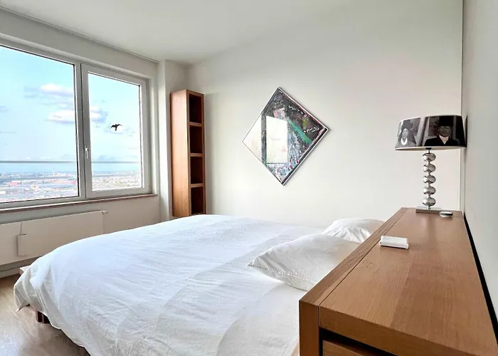 Skyline Penthouse 220 M2 Of Refined Elegance 4*