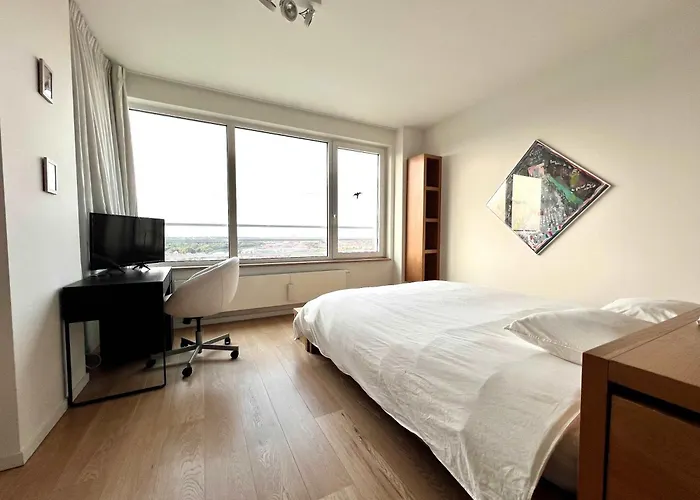 Skyline Penthouse 220 M2 Of Refined Elegance Bed and Breakfast