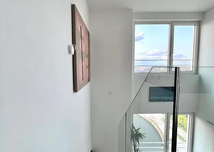 Luxury Skyline Penthouse In 220 M2 Of Elegance 4*