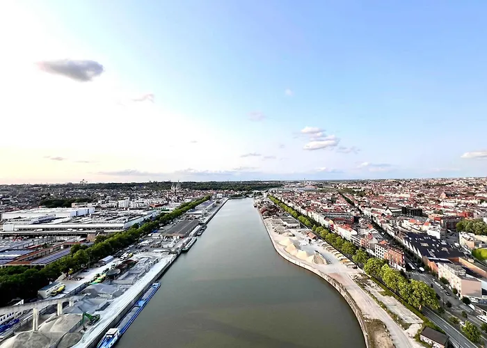 Skyline Penthouse 220 M2 Of Refined Elegance 4*