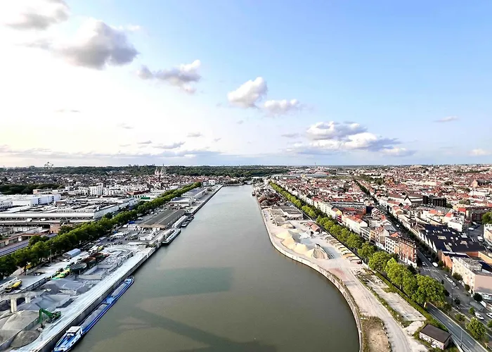 Skyline Penthouse 220 M2 Of Refined Elegance Oda ve Kahvaltı Brüksel