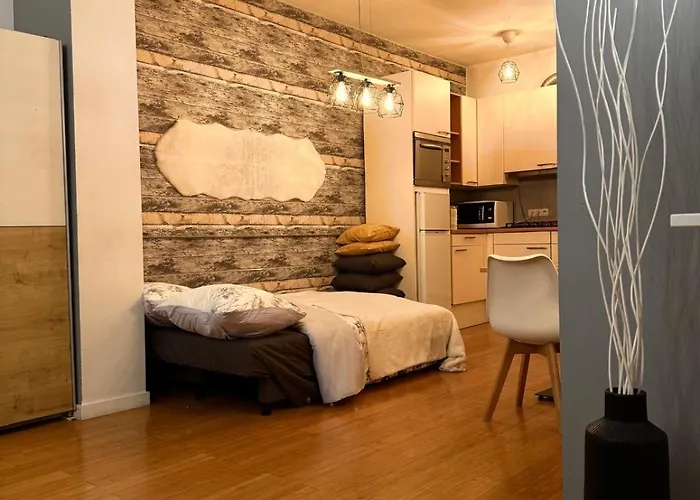 The Cozy Louise Nest *