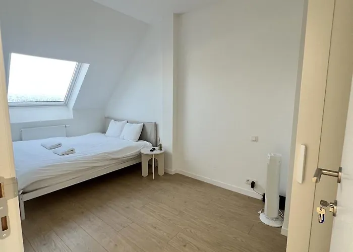 Chic & Bright Near Montgomery Bruxelles