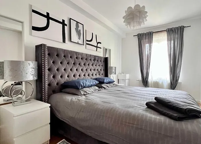 Cosy Family For Up To 9 Guests Near Midi Station Lägenhet *