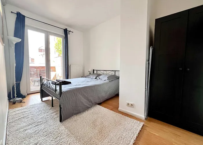 Cosy Family For Up To 9 Guests Near Midi Station *