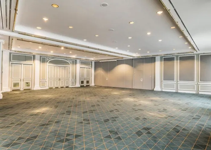 Hotel Hilton Grand Place 4*