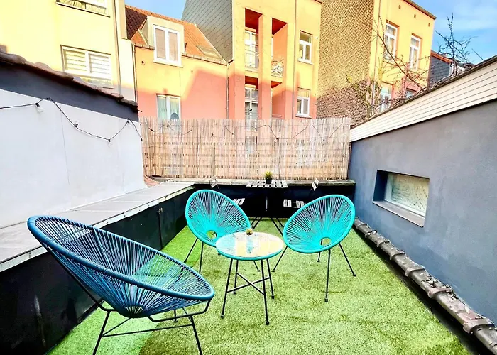 Beautiful Duplex In The Center Of *