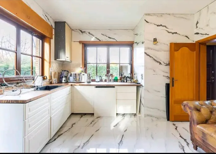 & Wellness Area Jacuzzi Sauna Massage Table Villa *