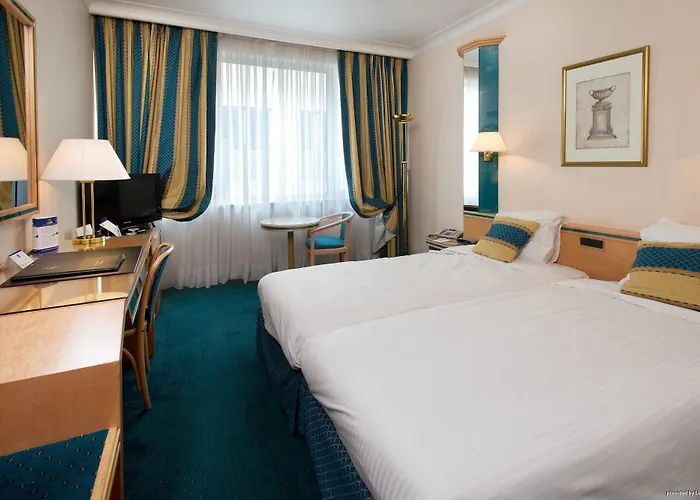 Western Royal Centre 3*