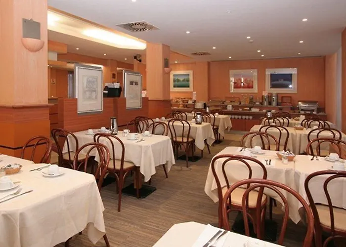 Hotel Aris Grand Place 3*