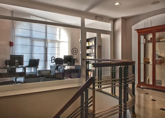 Nh Carrefour De L'europe Otel Brüksel