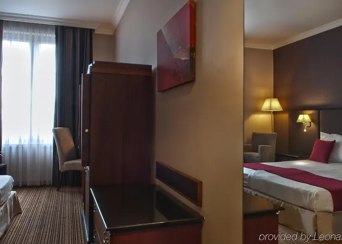Nh Carrefour De L'europe Otel Brüksel