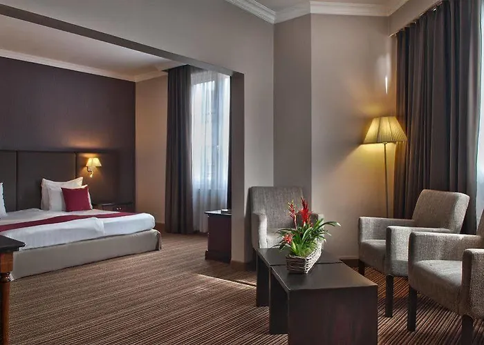 Nh Carrefour De L'europe Otel Brüksel