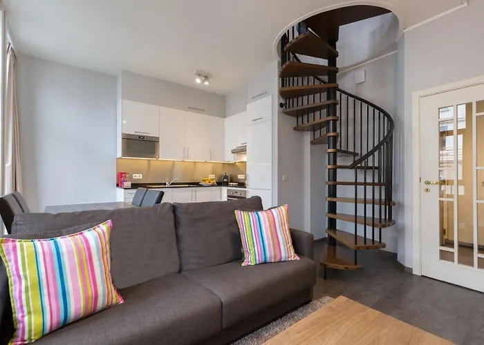 トーン レジデンス フローレンス アパートホテル 4*