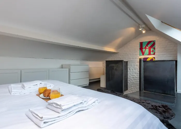 Flagey Penthouse Duplex * 布鲁塞尔