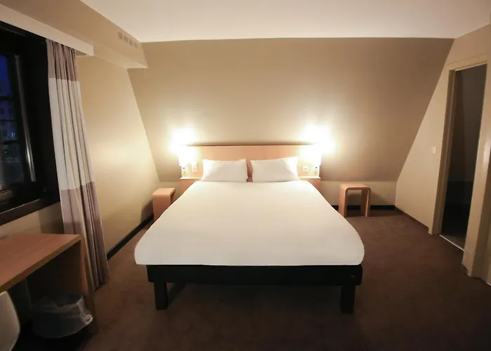 Ibis Off Grand'place Hotel 3*